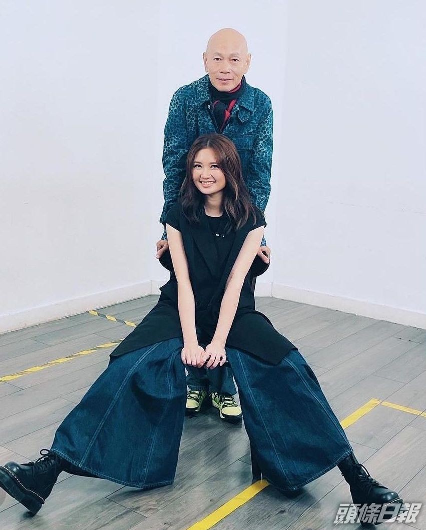 Cath參與《一日妍究生》短片拍攝，由嘉賓羅家英教路。